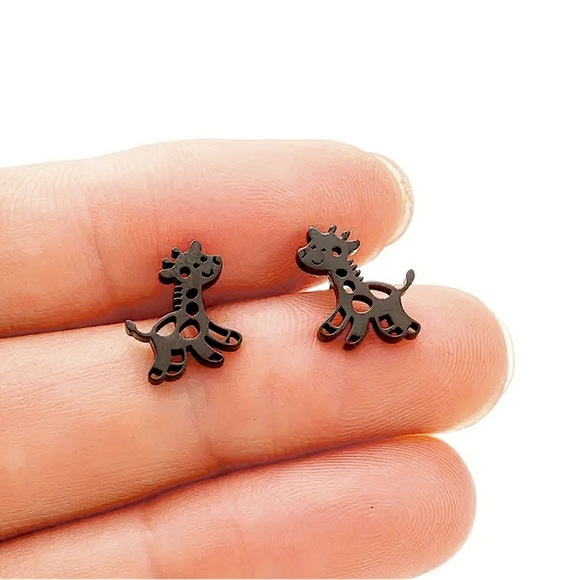 Adorable Smiling Giraffe Stud Earrings (Stainless Steel, Black Gun Metal) 🦒 - Picture 1 of 4